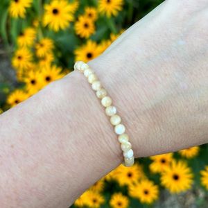 Natural Shell Stretch Bracelet